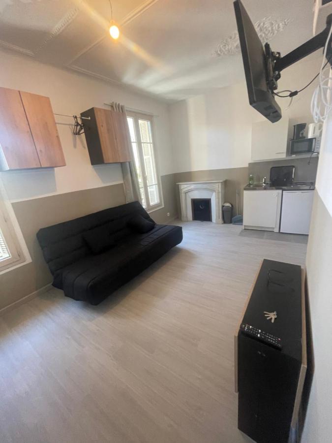 Petits Studios Tout Equipees Gare Nizza Exterior foto